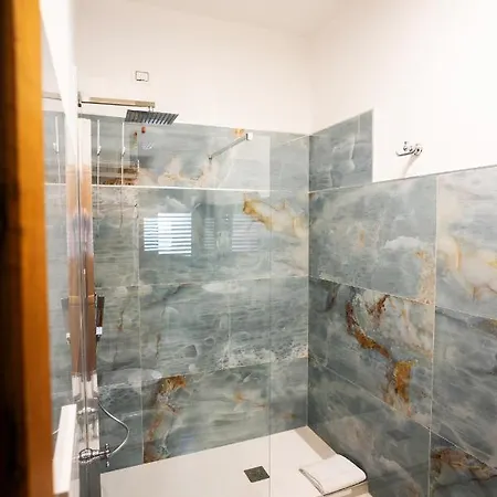 Bed & Breakfast Torre Talao *